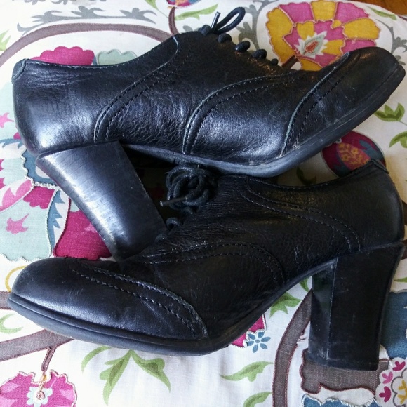 Born Shoes - 🌈 2/$15🌈 Born black leather oxford booties sz 8